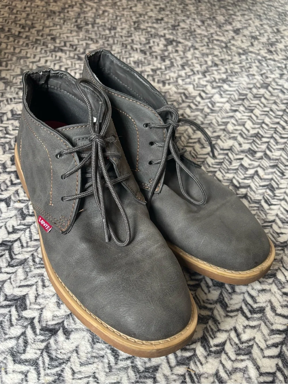 Men's Levis Grey and Tan Casual Loafers Mid Top Boots Size 9 Faux Leather